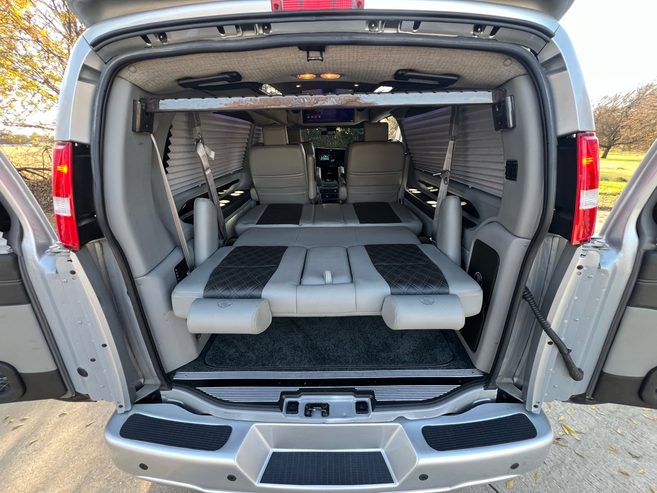 Used 2022 Chevrolet Express 2500 Extended w/ Enhanced Convenience Package image 41