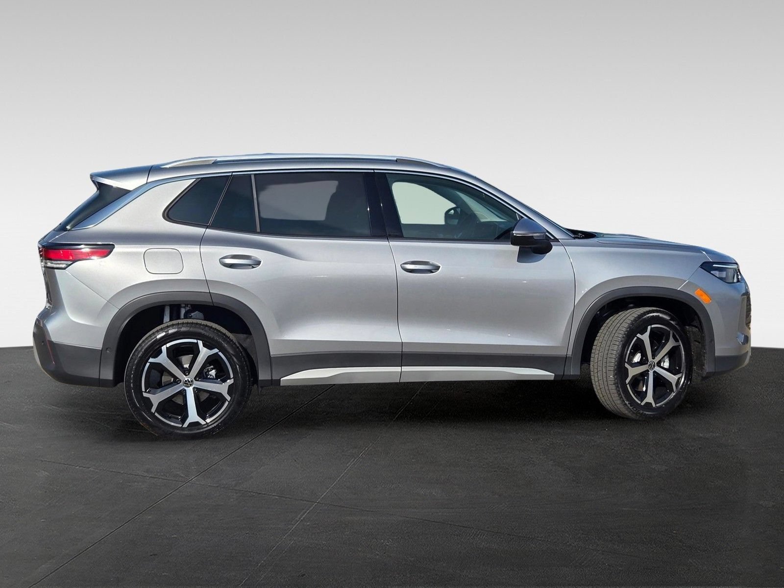 New 2026 Volkswagen Tiguan SE AWD/4WD image 4