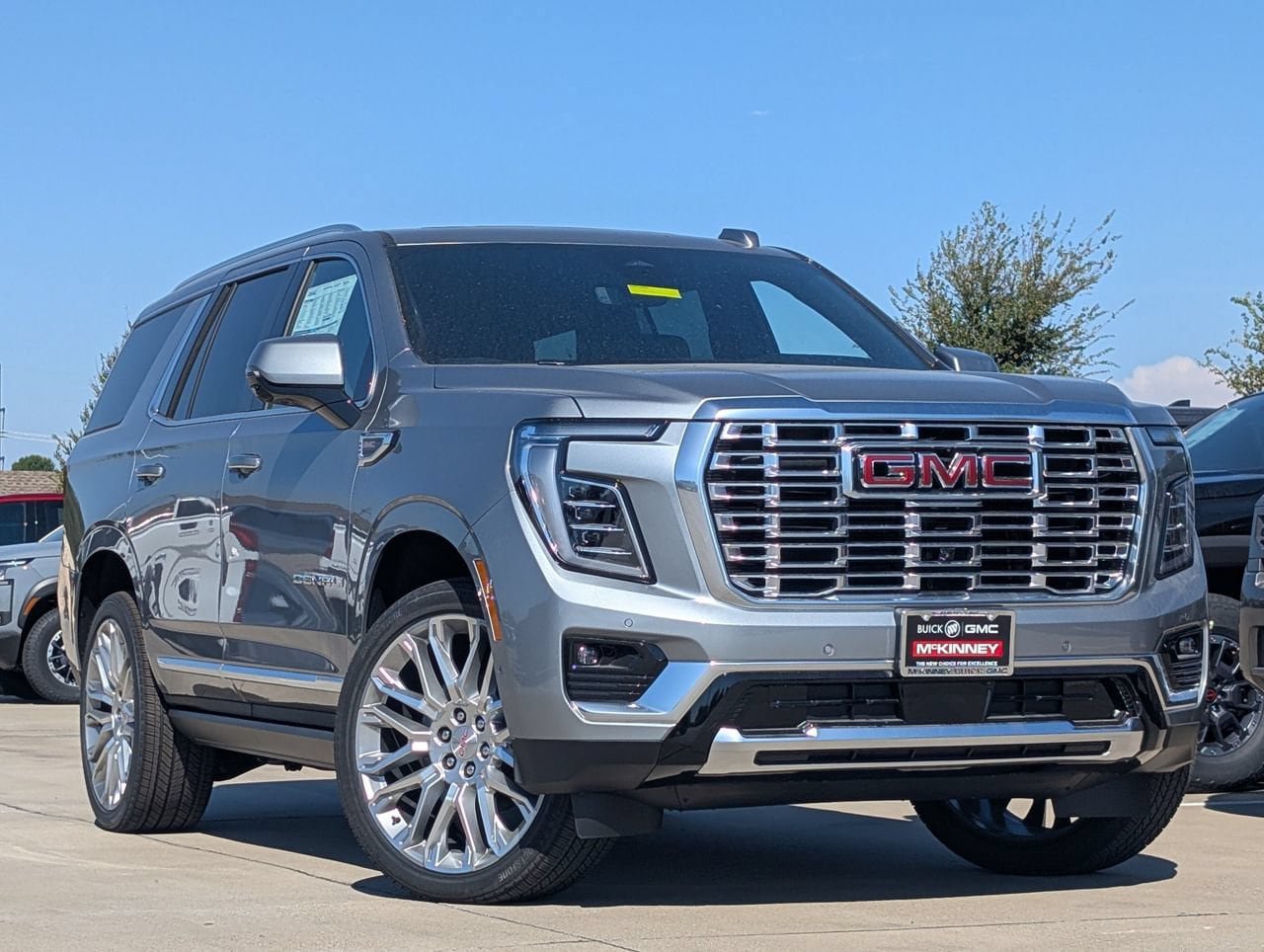 New 2026 GMC Yukon Denali w/ Denali Reserve Package AWD/4WD image 2