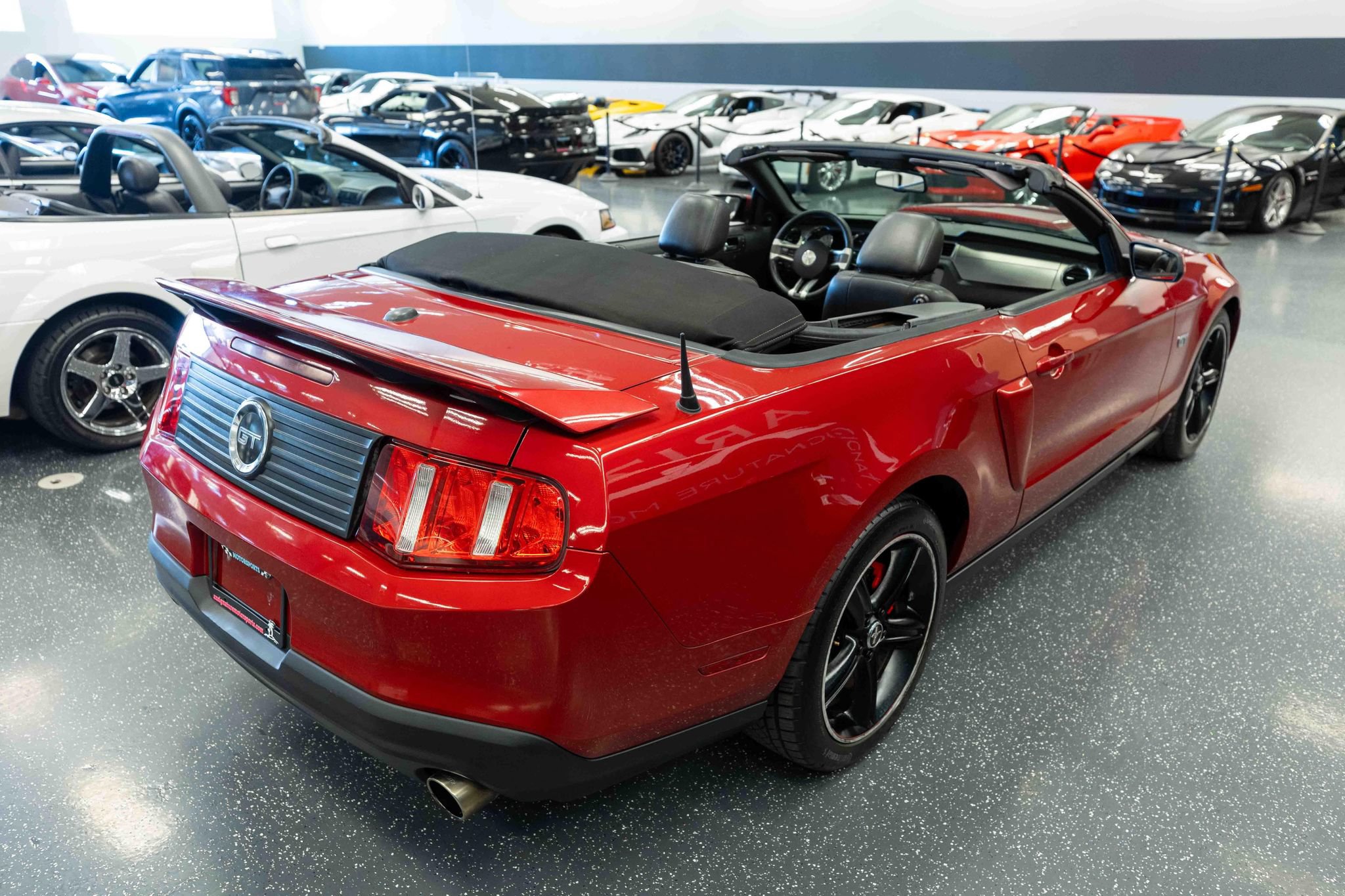 Used 2010 Ford Mustang GT RWD image 6