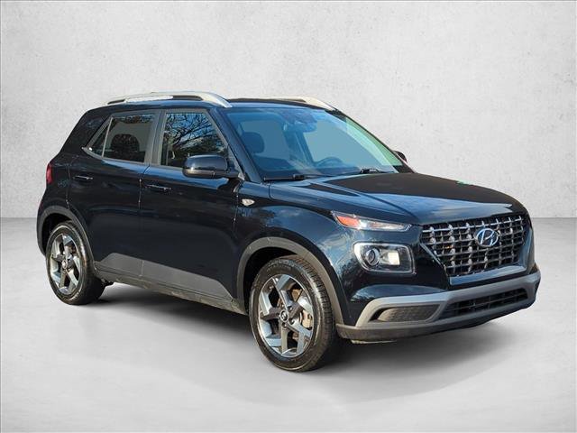 Used 2024 Hyundai Venue SEL image 3