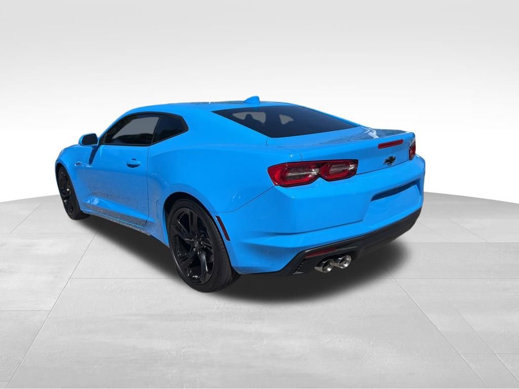 Used 2023 Chevrolet Camaro LT RWD image 3