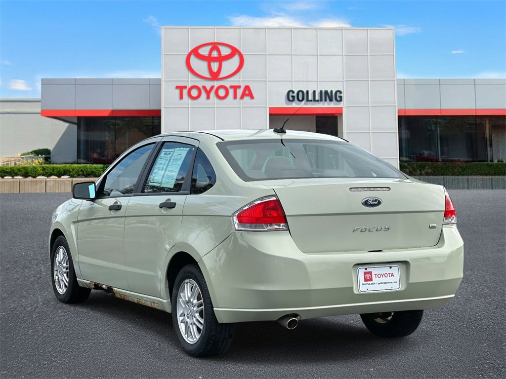 Used 2011 Ford Focus SE image 4