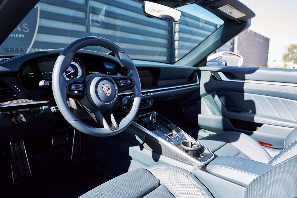 Used 2021 Porsche 911 Turbo S image 2