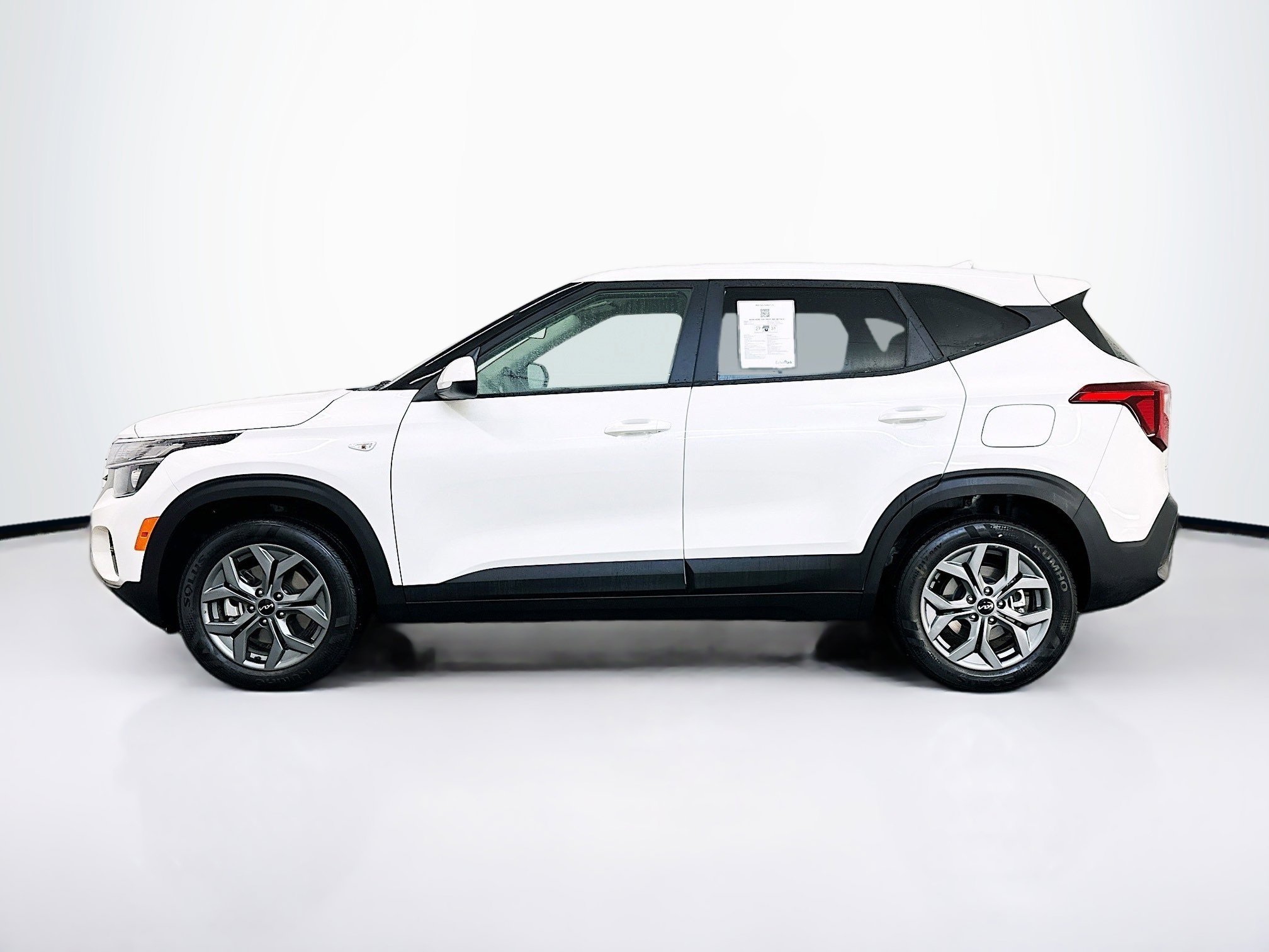 Used 2026 Kia Seltos LX AWD/4WD image 4