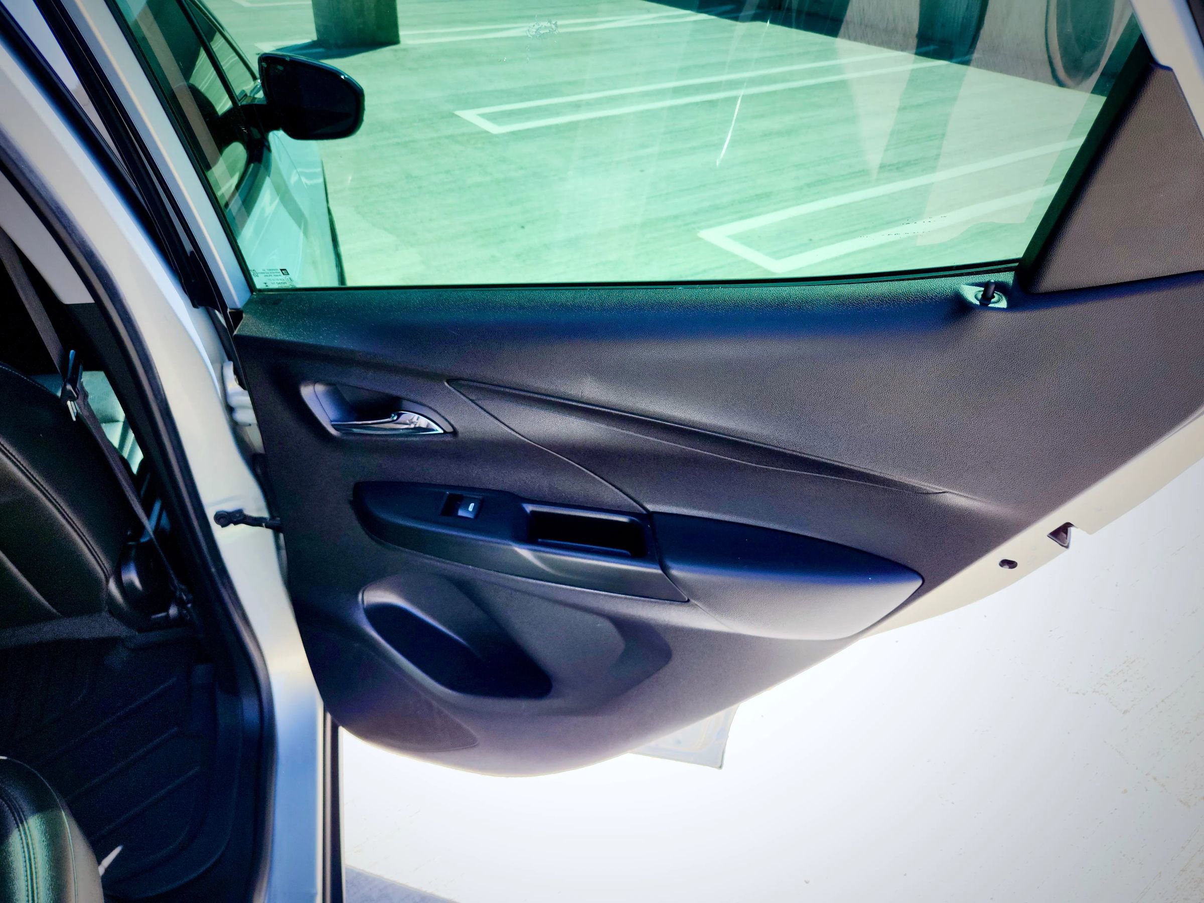 Used 2023 Chevrolet Bolt LT w/ Infotainment Package FWD image 29