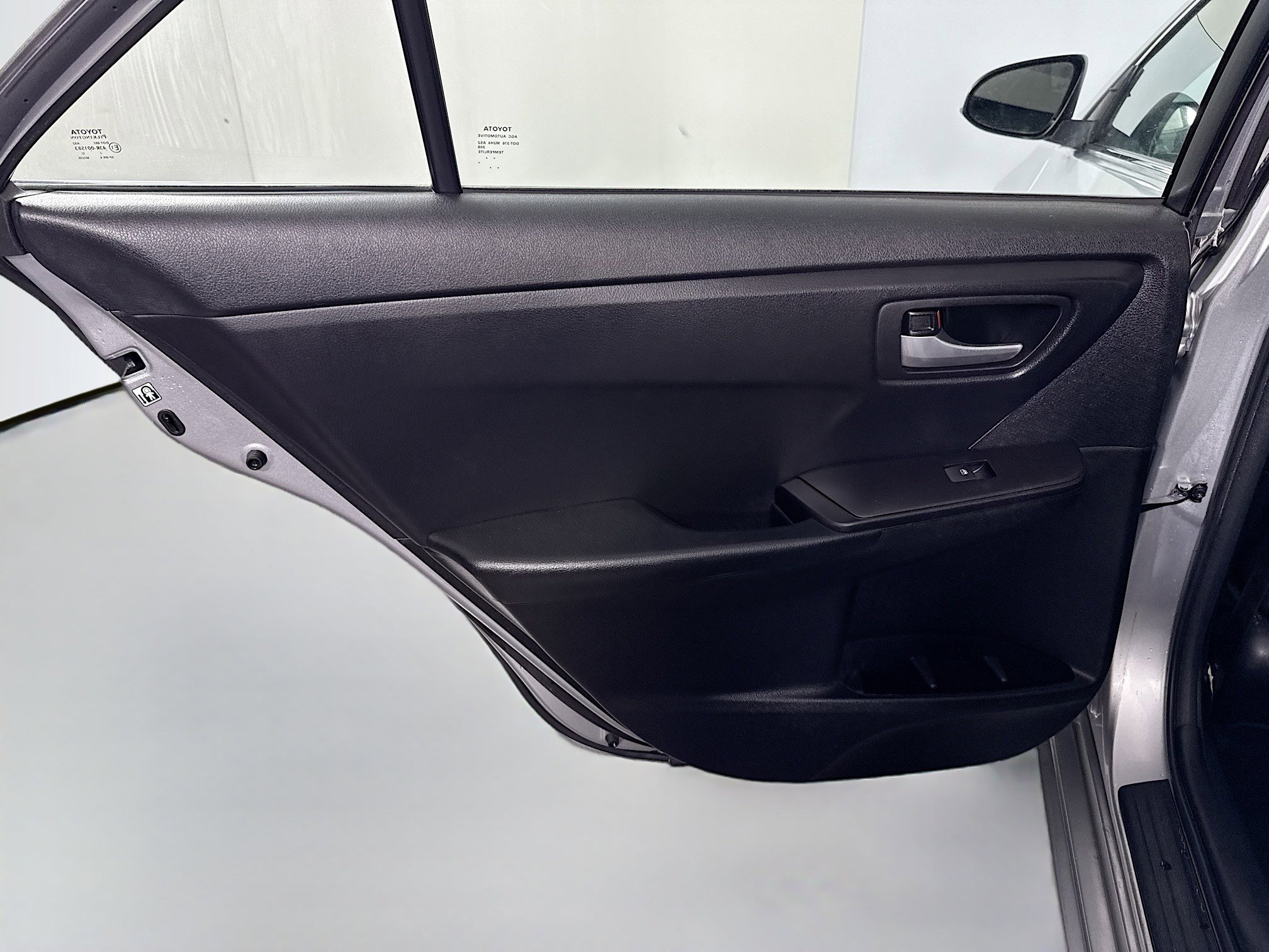 Used 2017 Toyota Camry LE image 25