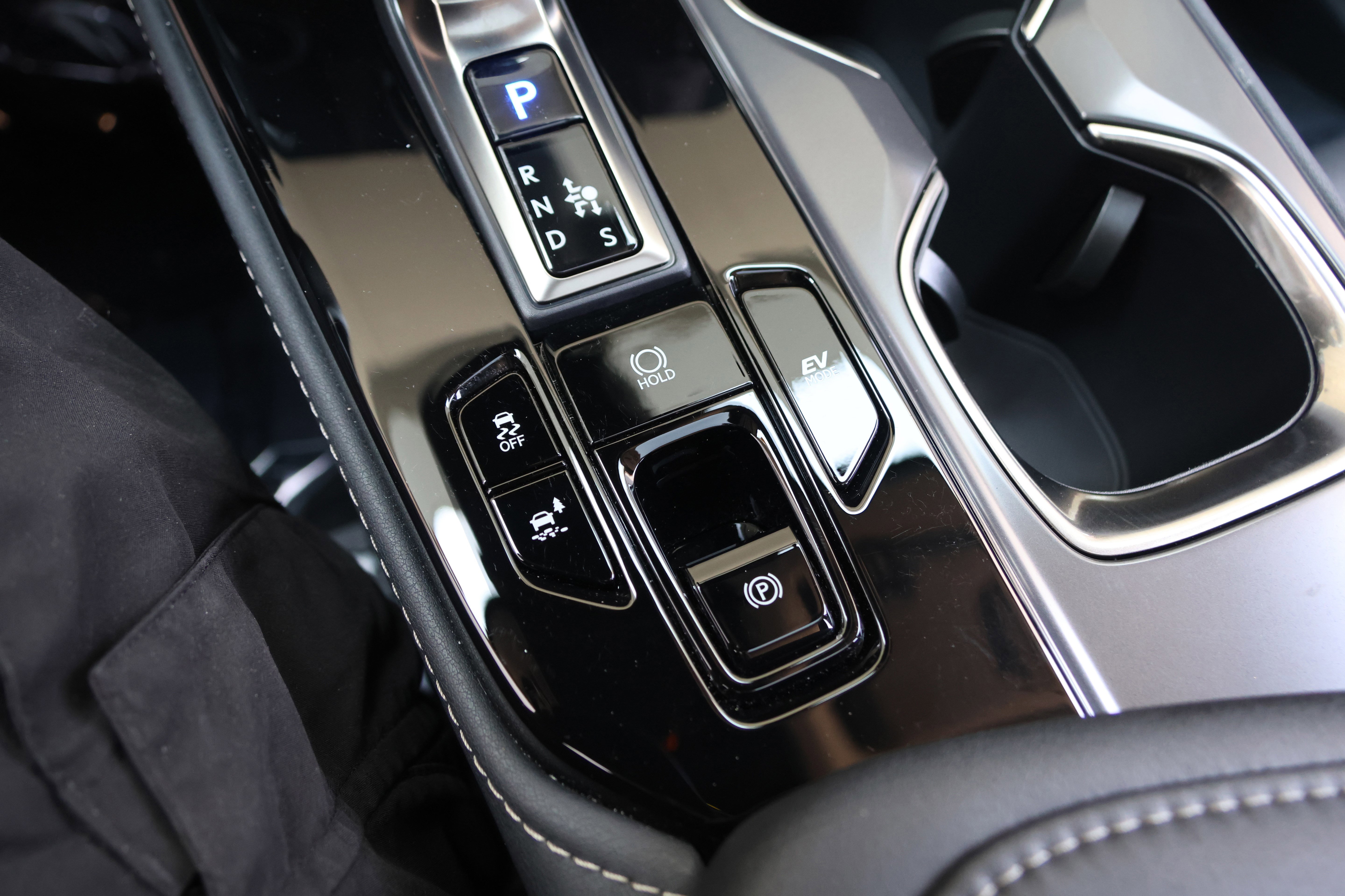 Used 2026 Lexus NX 350h AWD w/ Accessory Package (2T) image 31