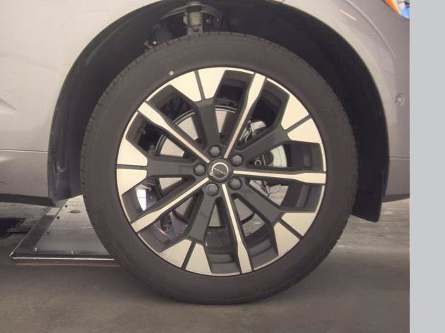 Used 2026 Volvo XC60 B5 Plus AWD/4WD image 10