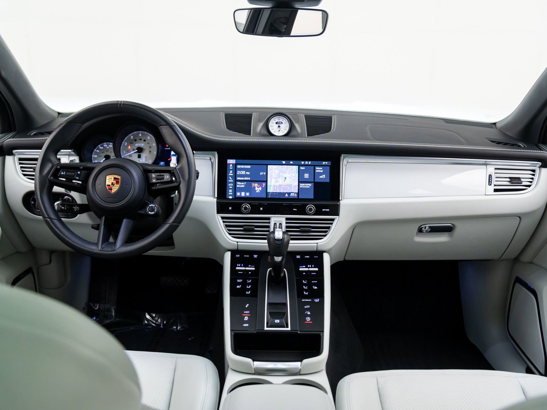 Certified 2024 Porsche Macan GTS image 11