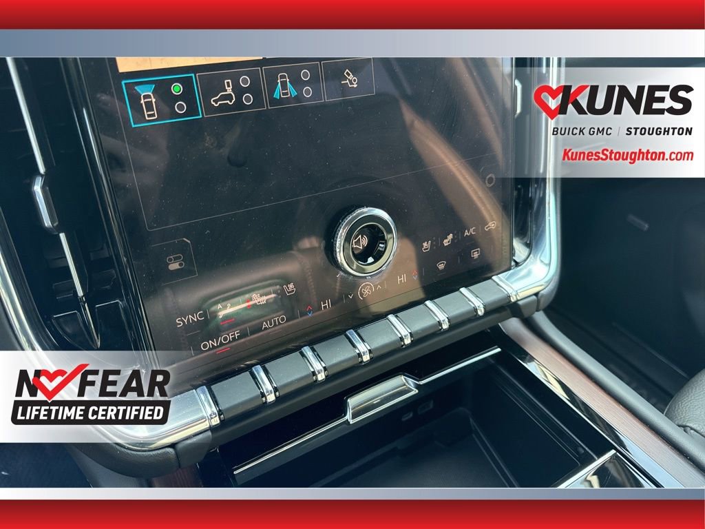 Used 2025 GMC Yukon XL Denali AWD/4WD image 36