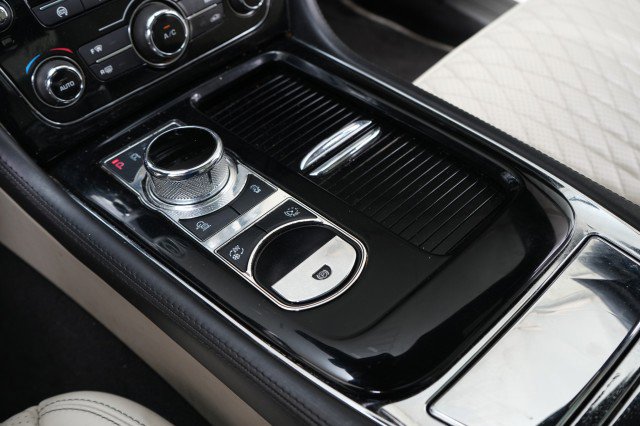 Used 2016 Jaguar XJ L Portfolio image 57