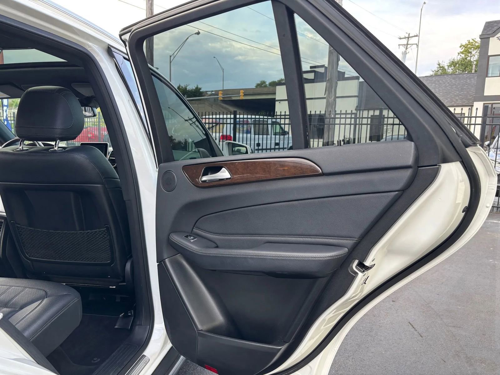 Used 2018 Mercedes-Benz GLE 350 image 26