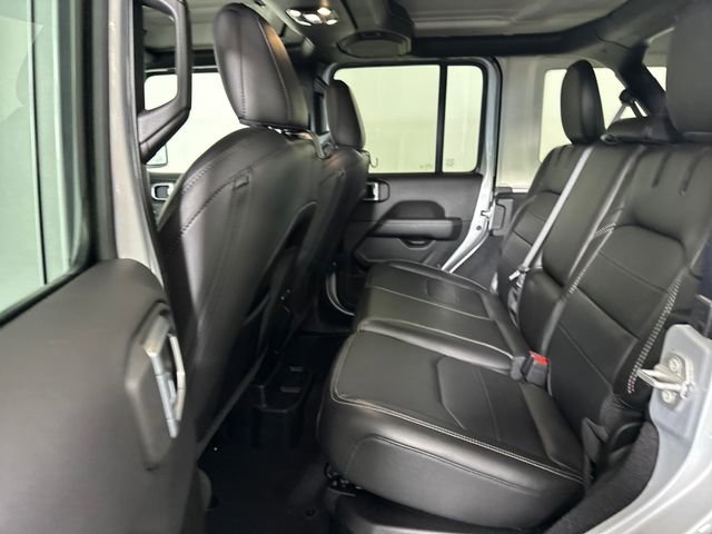Used 2023 Jeep Wrangler Unlimited Sahara w/ Cold Weather Group AWD/4WD image 25