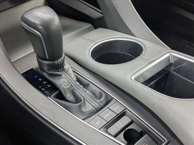 Used 2019 Toyota Avalon XLE w/ Moonroof Package image 12