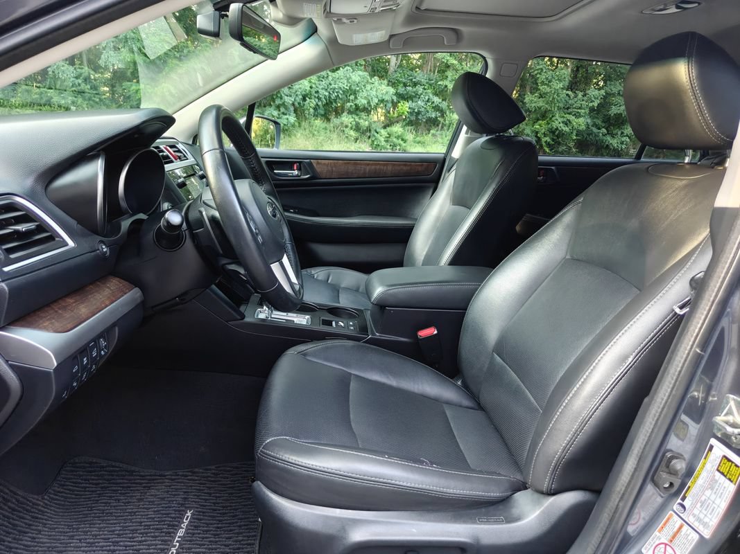 Used 2017 Subaru Outback 3.6R Limited AWD/4WD image 16
