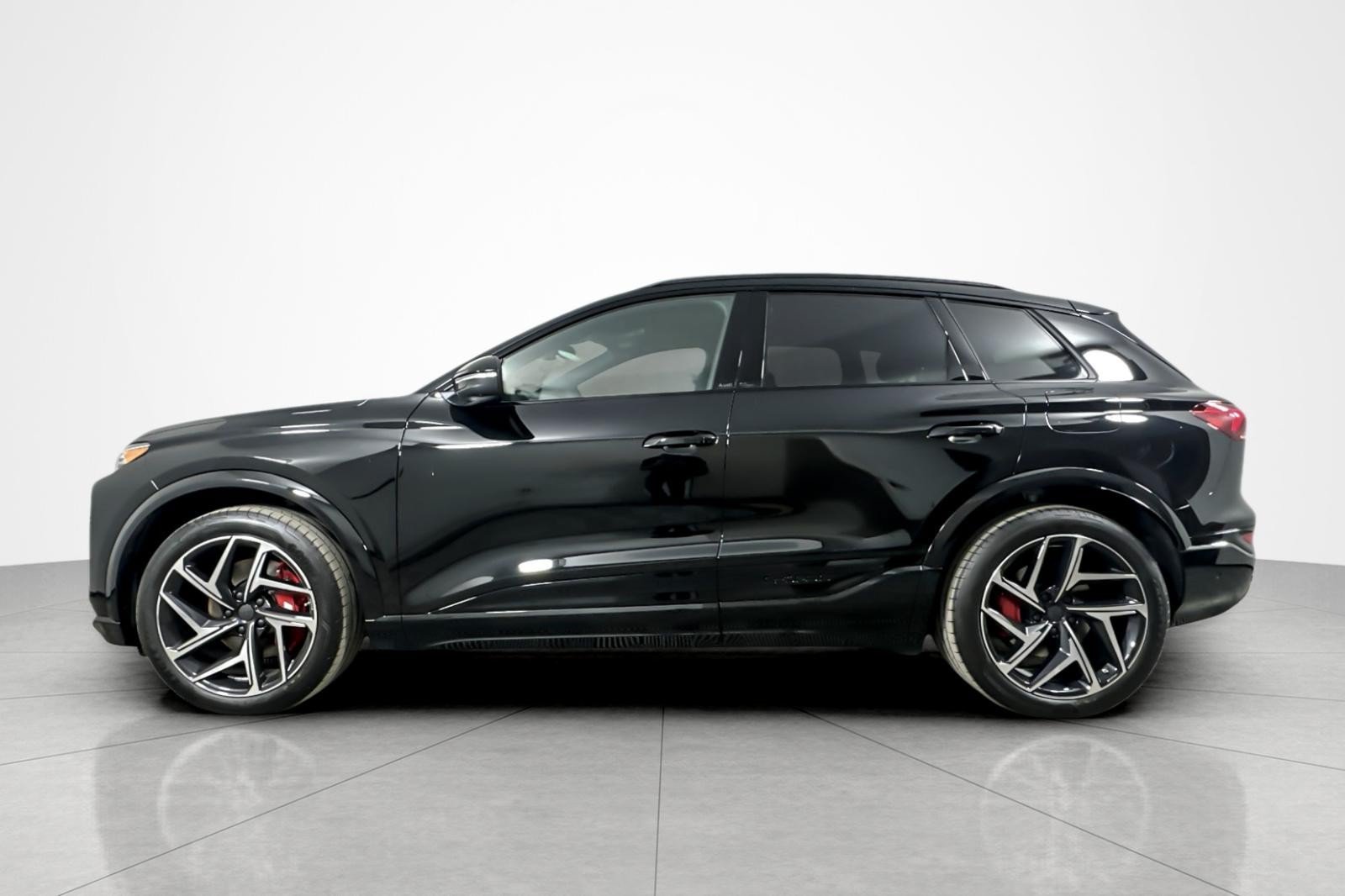 New 2027 Audi SQ6 e-tron Premium Plus AWD/4WD image 3