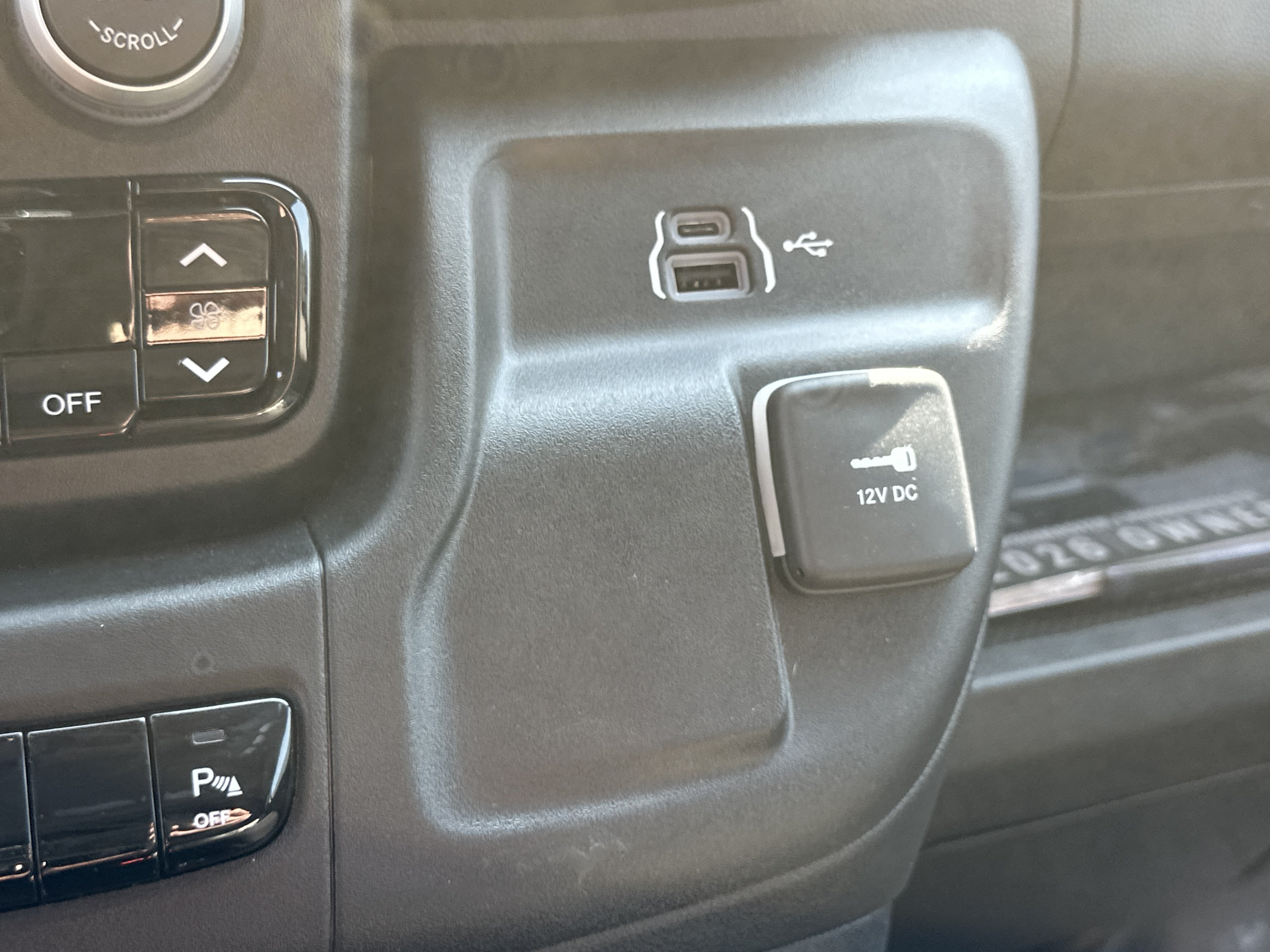 New 2026 RAM ProMaster 2500 w/ Premium Convenience Group FWD image 8