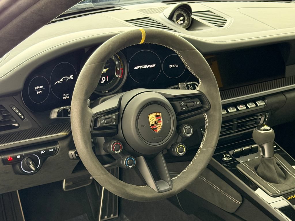 Certified 2025 Porsche 911 GT3 RS RWD image 18