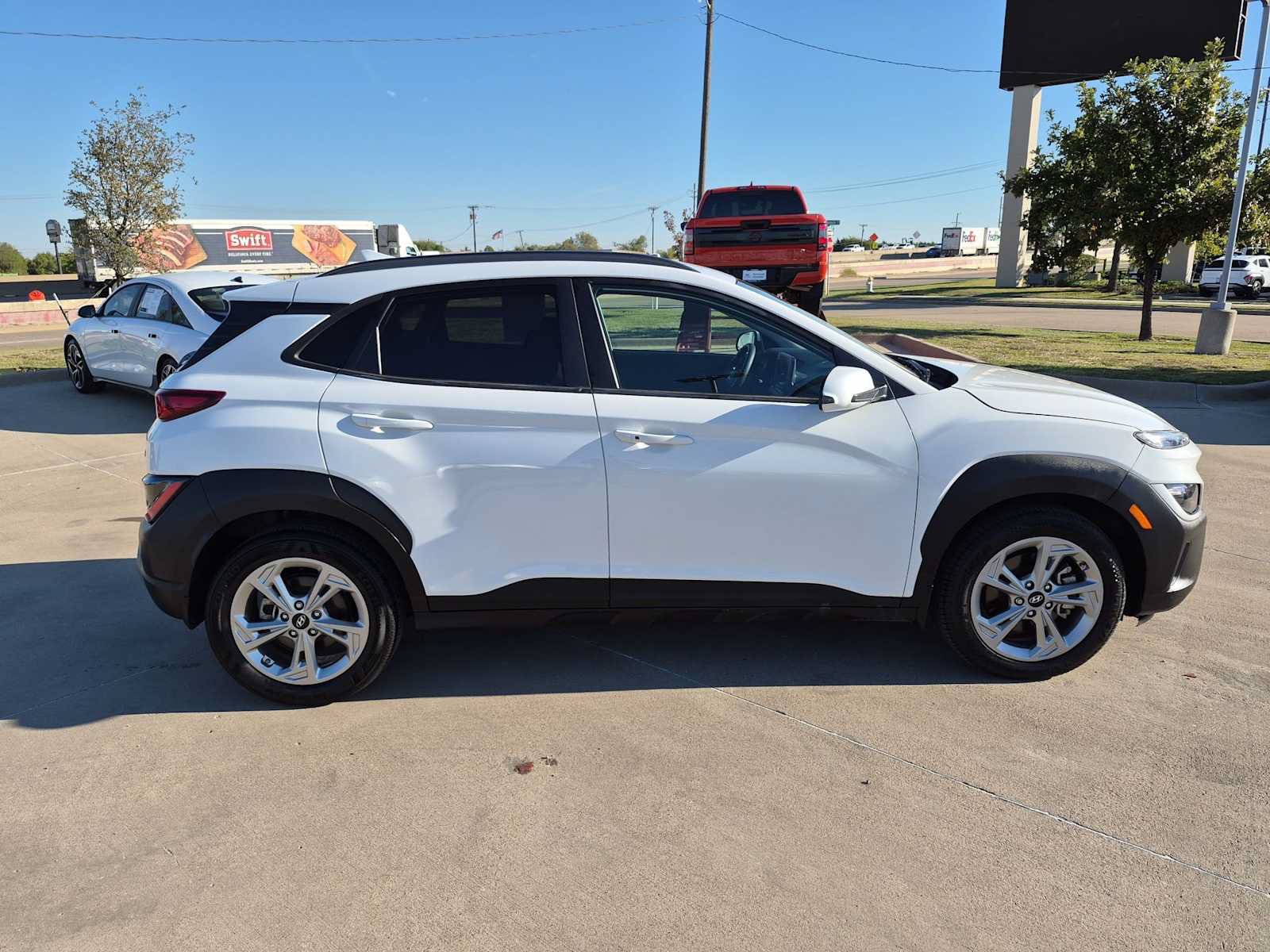 Used 2023 Hyundai Kona SEL AWD/4WD image 15