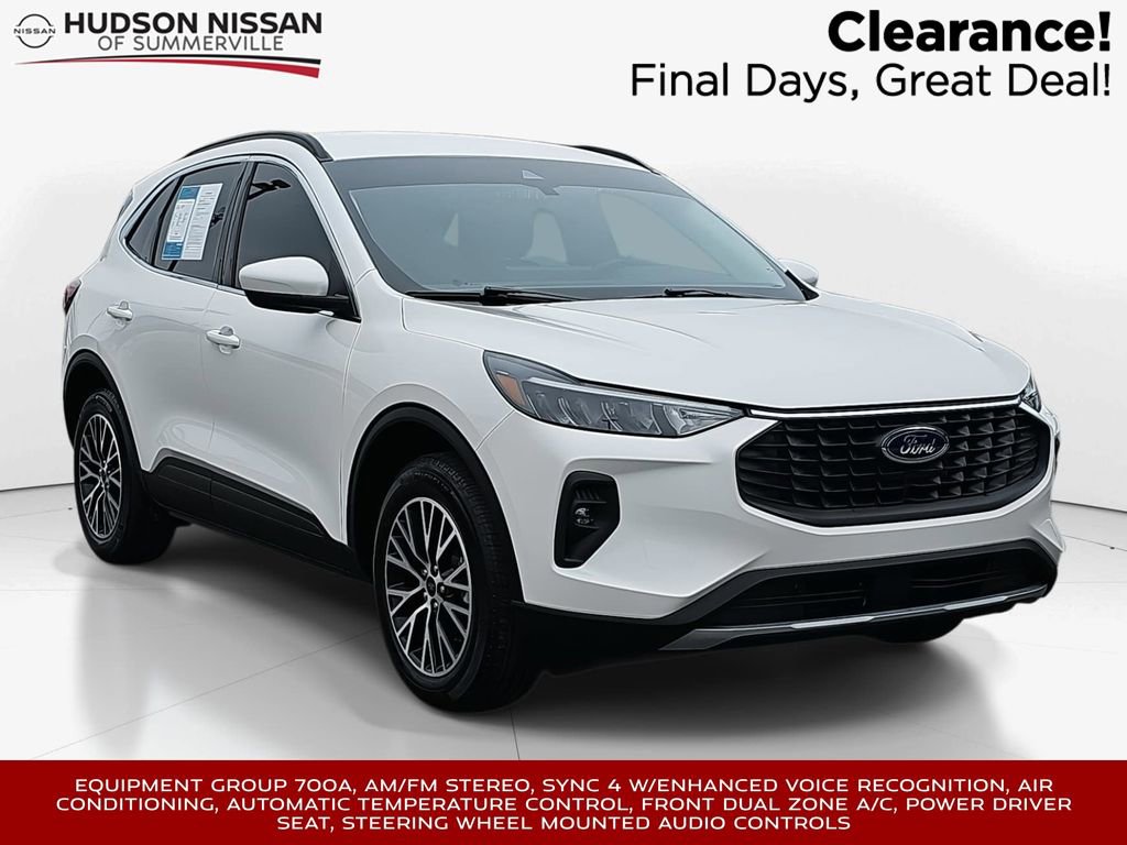 Used 2025 Ford Escape SE image 1