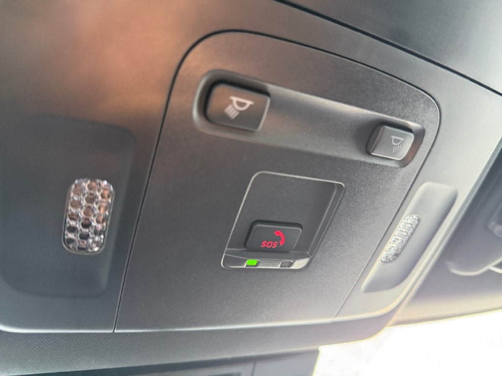 Used 2026 Toyota Camry SE FWD image 32