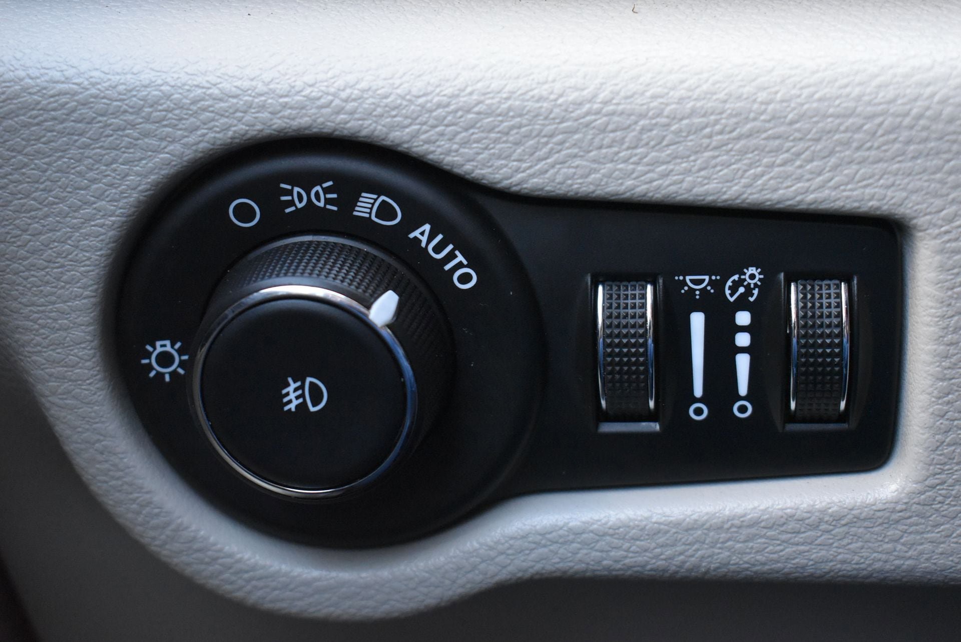 Used 2024 Chrysler Pacifica Touring-L FWD image 20
