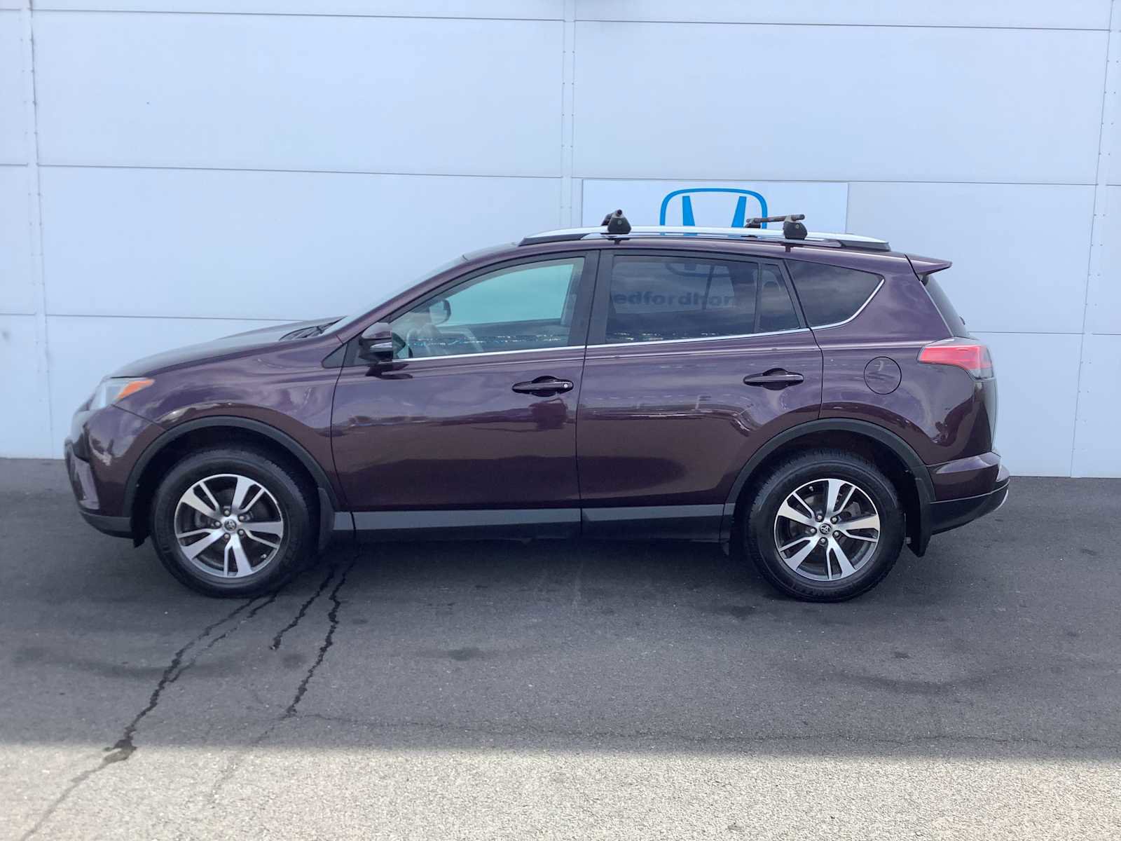 Used 2016 Toyota RAV4 XLE AWD/4WD image 2
