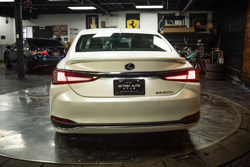 Used 2023 Lexus ES 300h w/ Premium Package FWD image 6