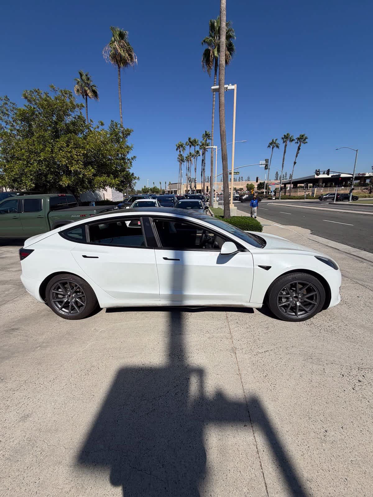 Used 2023 Tesla Model 3 Standard Range RWD image 4