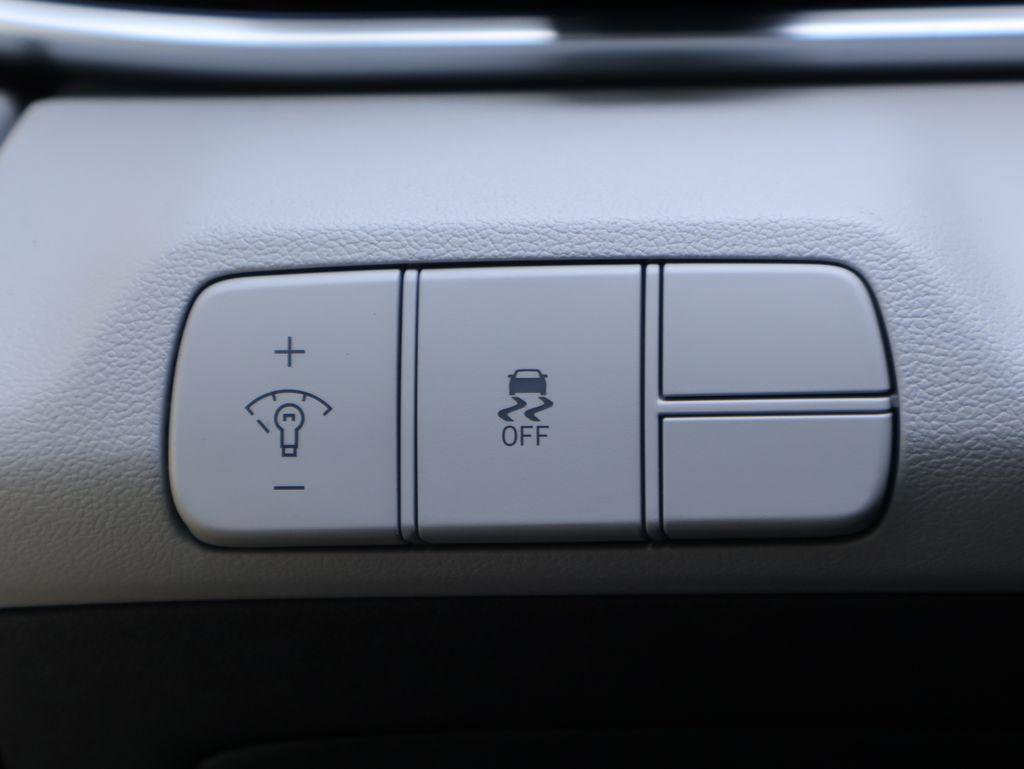 New 2026 Hyundai Elantra Limited image 33