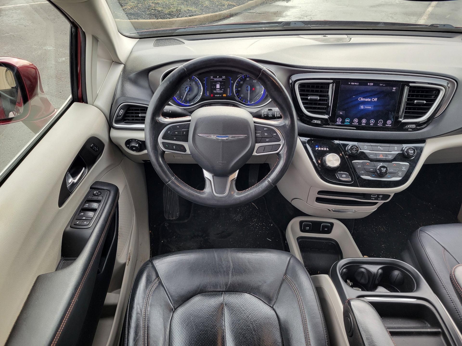 Used 2020 Chrysler Pacifica Touring-L FWD image 11