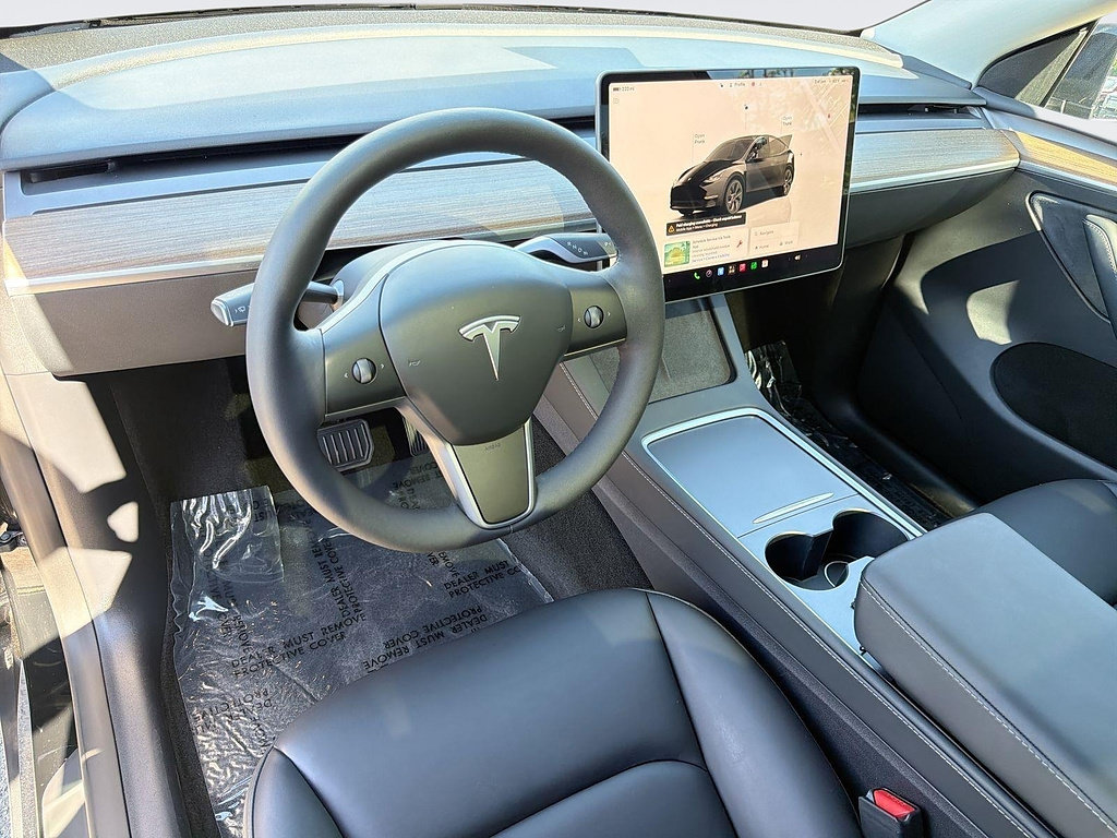 Used 2024 Tesla Model Y Long Range RWD image 7