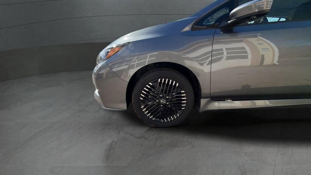 Used 2025 Nissan Leaf SV Plus image 16
