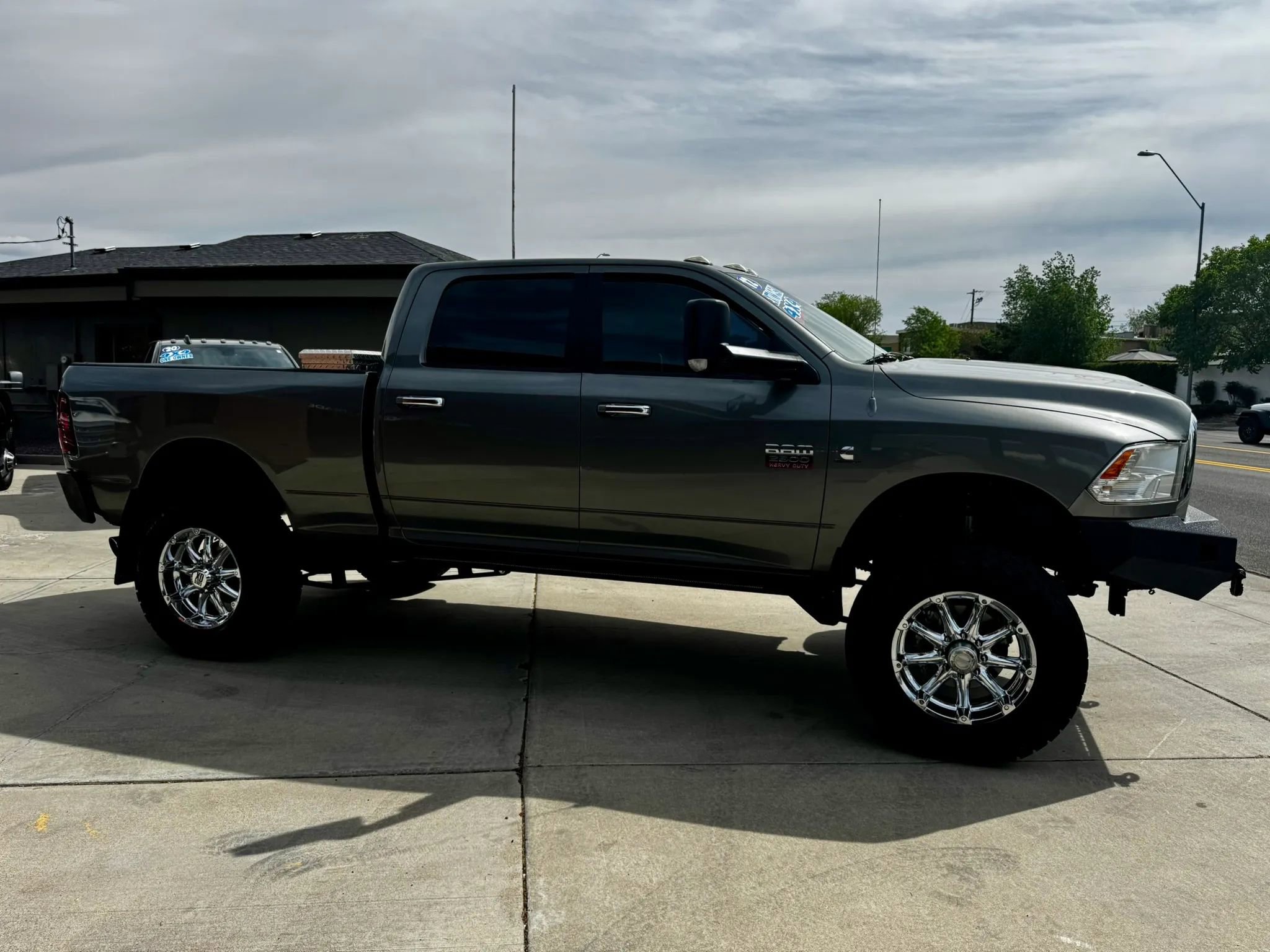 Used 2012 RAM 2500 SLT w/ Cold Weather Group image 5