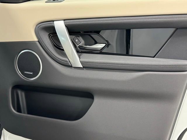 New 2024 Land Rover Discovery Sport S image 32