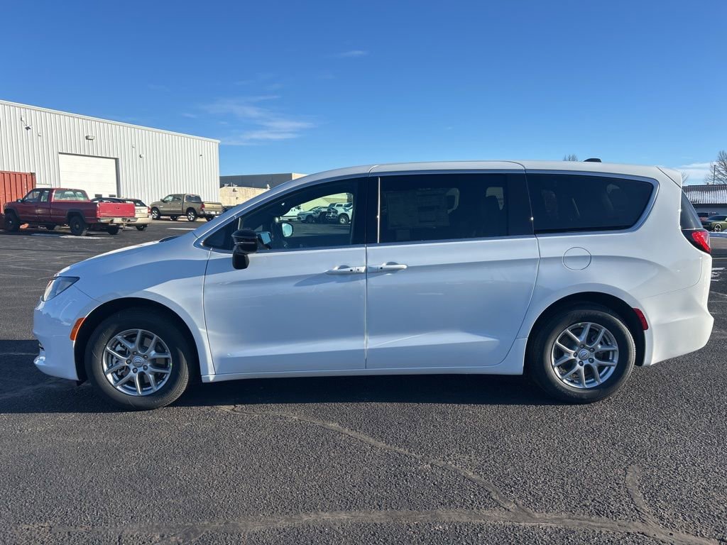 New 2026 Chrysler Voyager LX FWD image 4