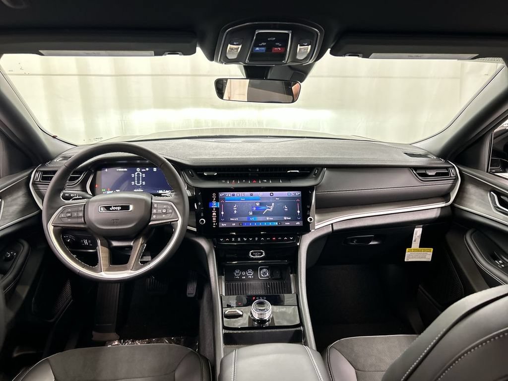 New 2026 Jeep Grand Cherokee L 4WD image 18