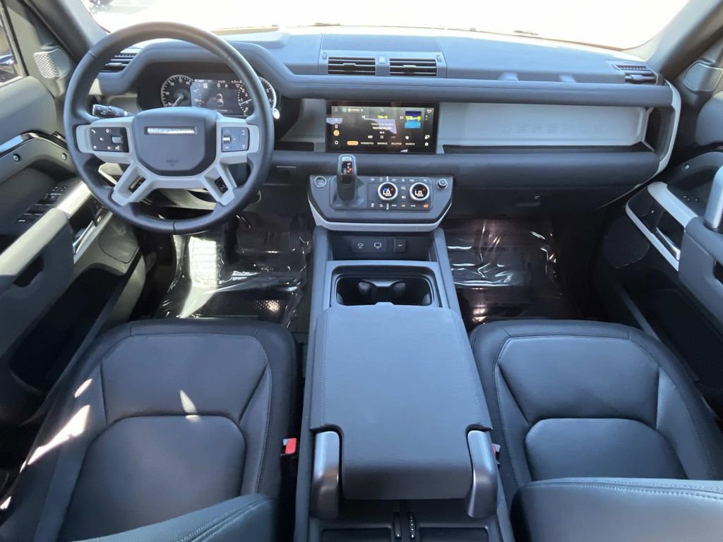 Certified 2023 Land Rover Defender 110 X-Dynamic SE AWD/4WD image 9