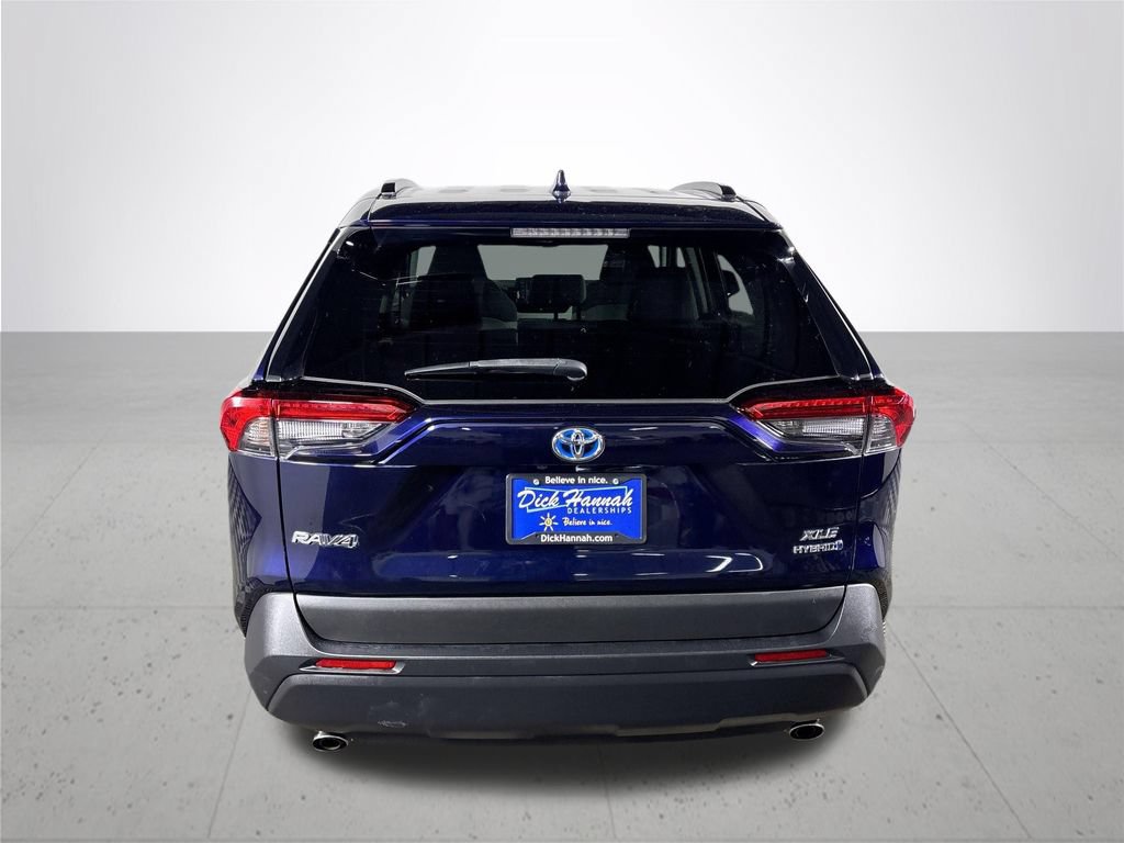 Used 2020 Toyota RAV4 XLE AWD/4WD image 7