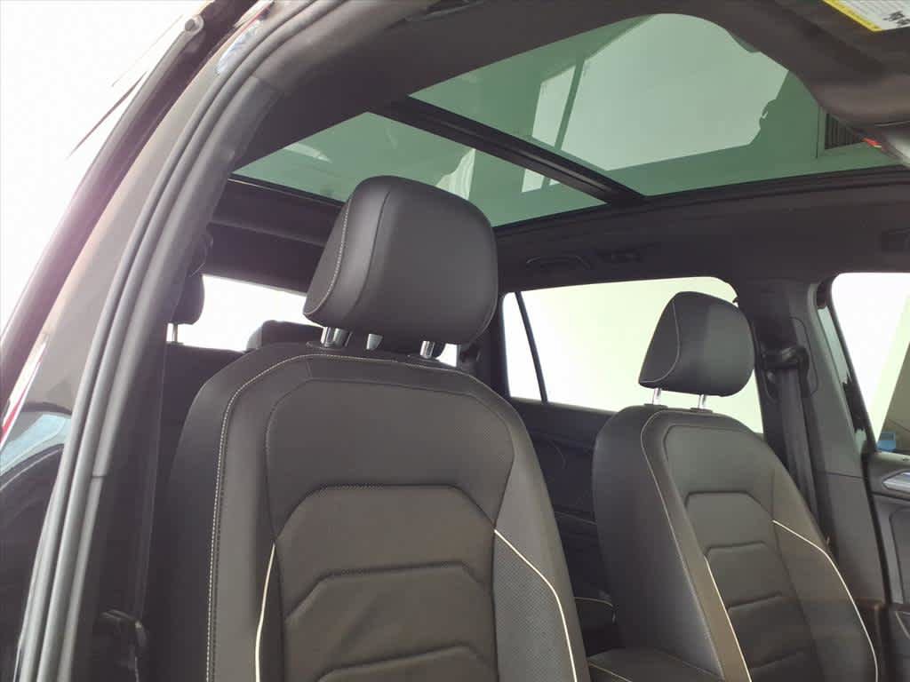 Used 2022 Volkswagen Tiguan SEL R-Line AWD/4WD image 23