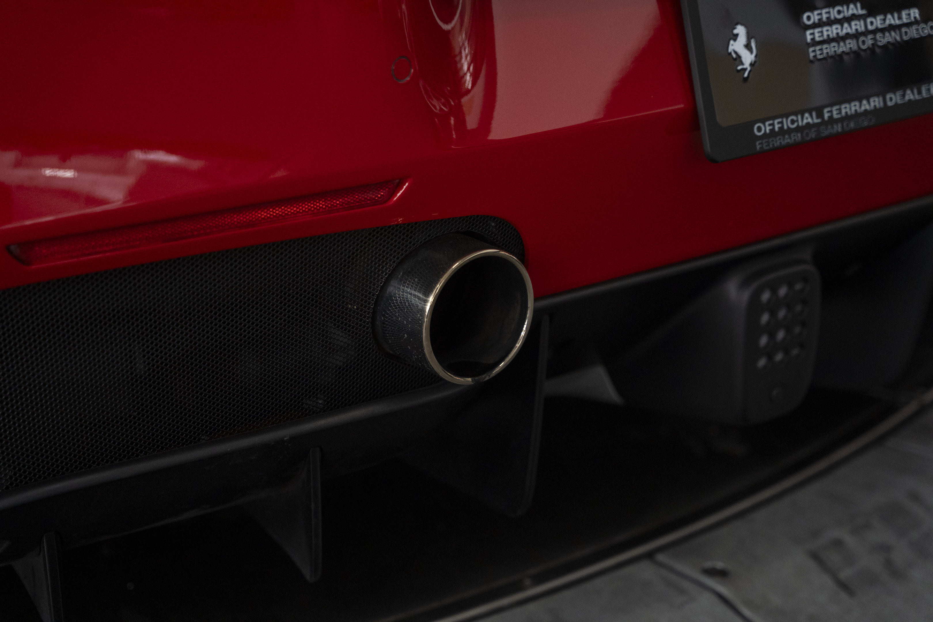 Used 2018 Ferrari 488 GTB RWD image 13