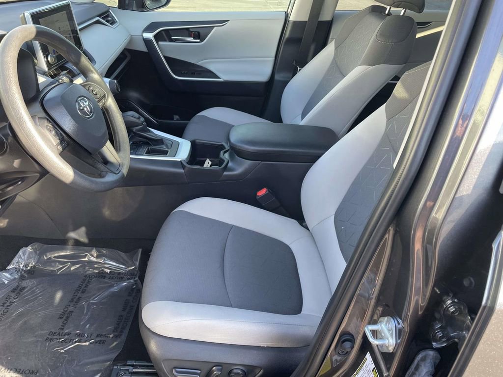 Used 2024 Toyota RAV4 XLE w/ Convenience Package image 29