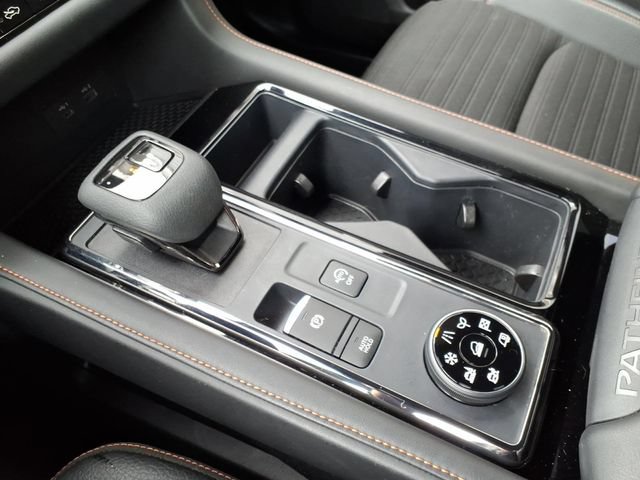 Used 2024 Nissan Pathfinder Rock Creek AWD/4WD image 13