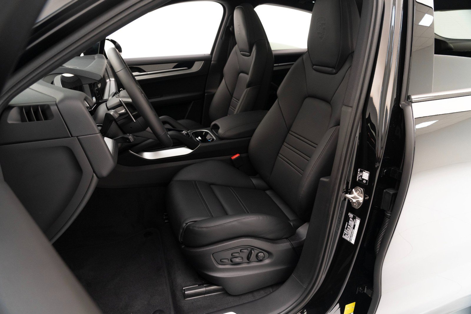 New 2026 Porsche Cayenne E-Hybrid Coupe image 5
