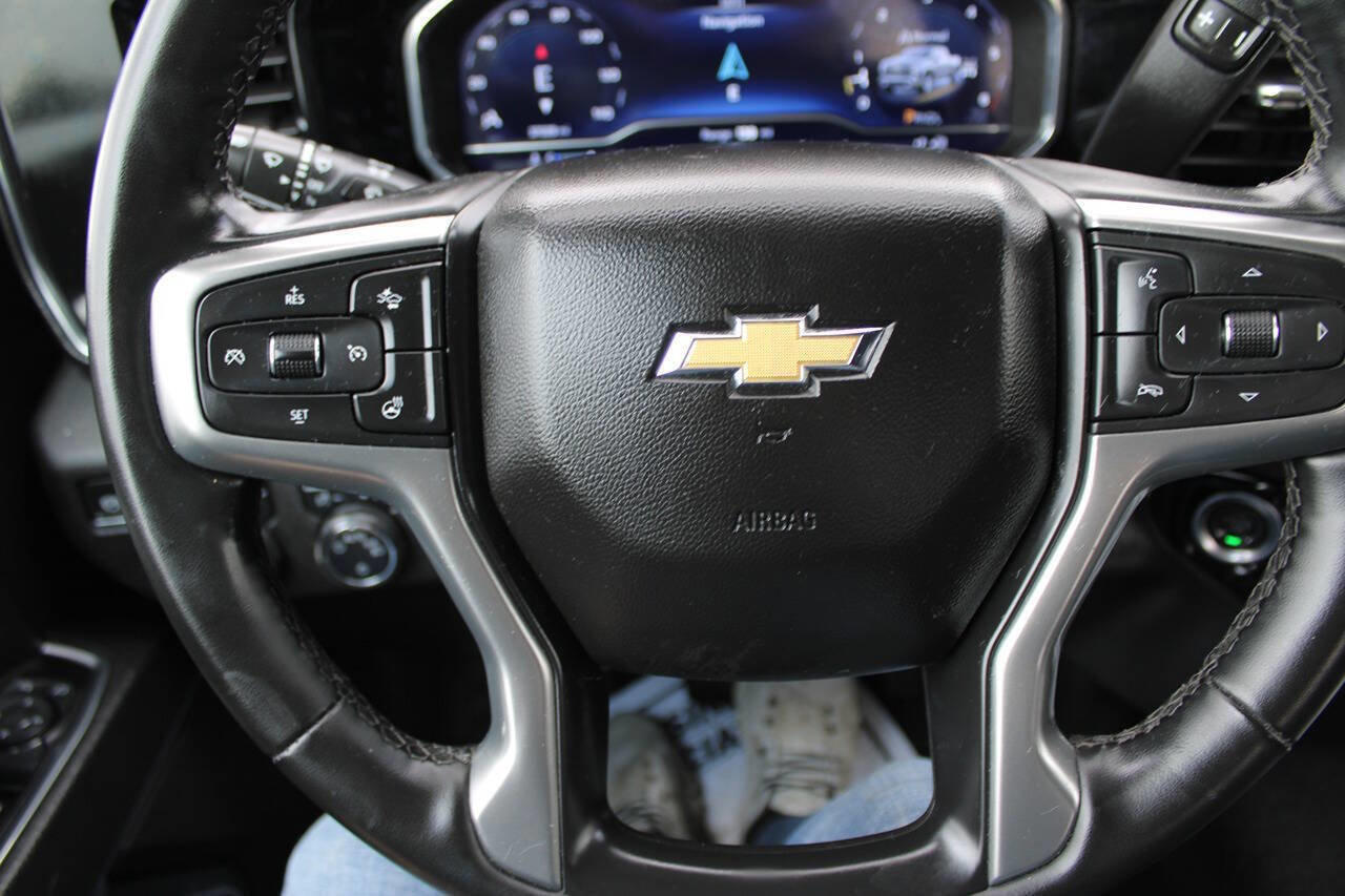 Used 2025 Chevrolet Silverado 1500 LT w/ Work Truck Package AWD/4WD image 17
