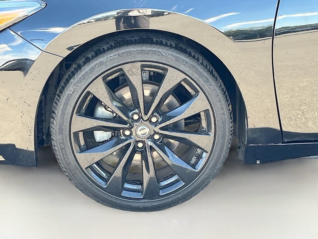 Used 2022 Nissan Maxima SR w/ Sport Mat Group FWD image 30