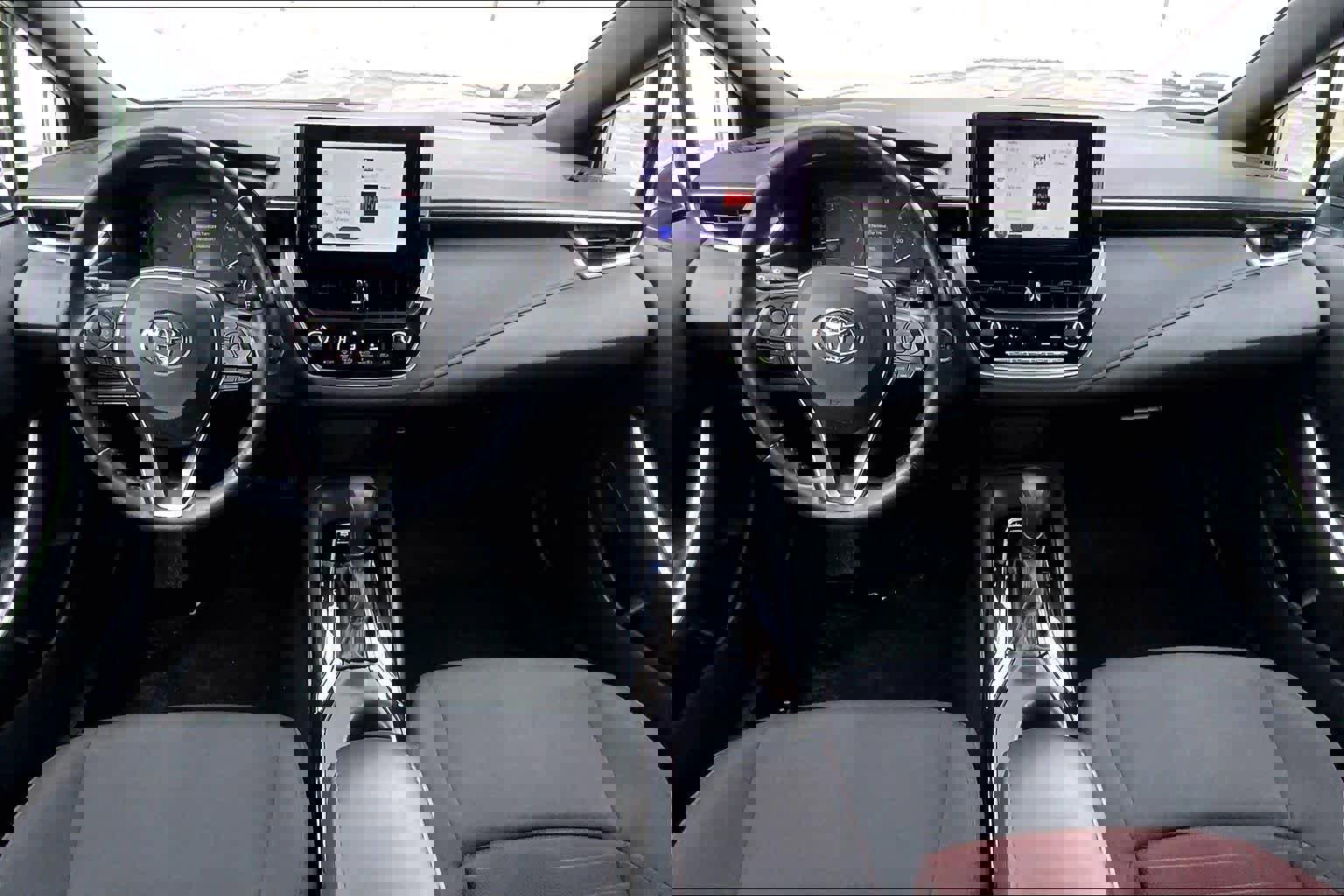 Certified 2023 Toyota Corolla SE w/ Carpet Mat Package (TMS) image 16