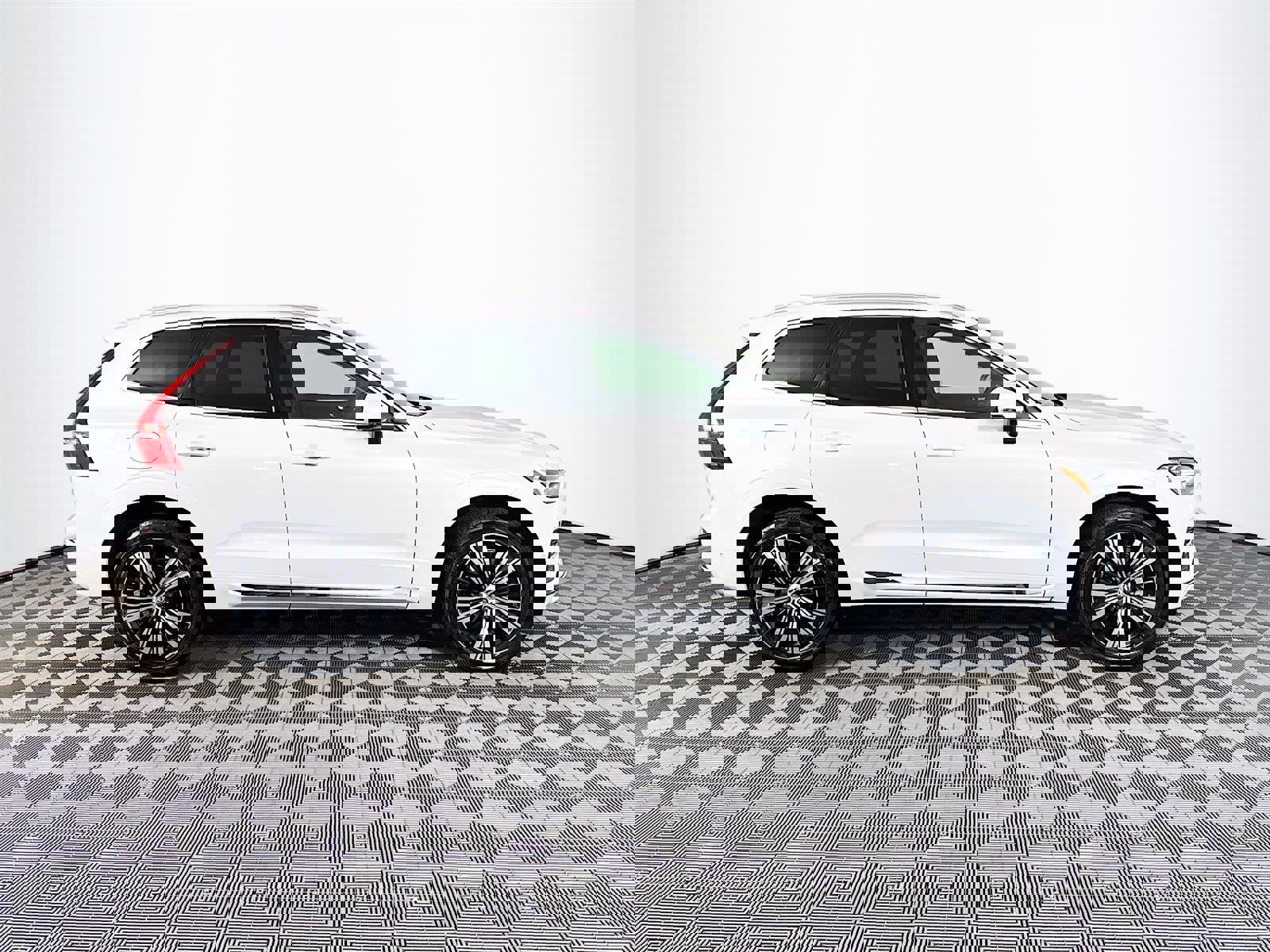 Used 2023 Volvo XC60 B5 Plus w/ Climate Package image 9