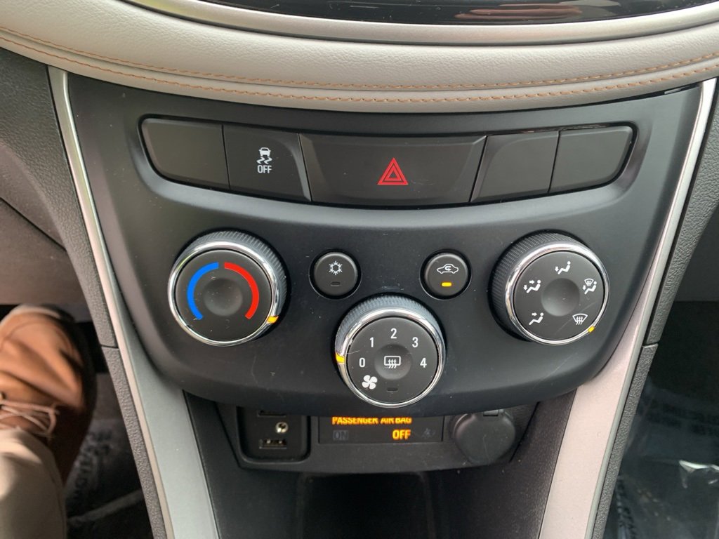 Used 2020 Chevrolet Trax LS w/ Tint and Cruise Package image 28